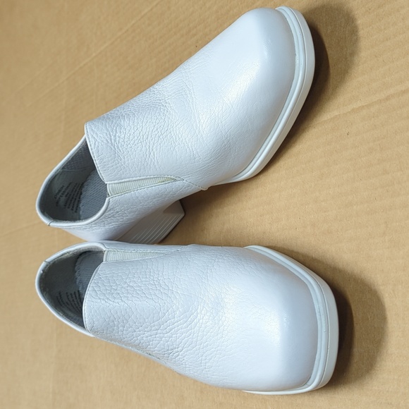 Health Pro Leather White Shoes Size 8M - Picture 1 of 10